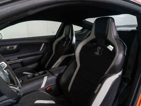 Used 2022 Ford Mustang Shelby GT500 w/ Carbon Fibre Track Pack image 16