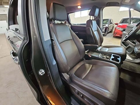 Used 2023 Honda Odyssey EX-L image 13