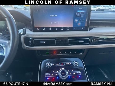 Used 2022 Lincoln Nautilus Reserve image 19