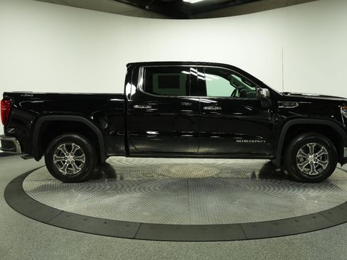 New 2026 GMC Sierra 1500 SLT AWD/4WD image 9