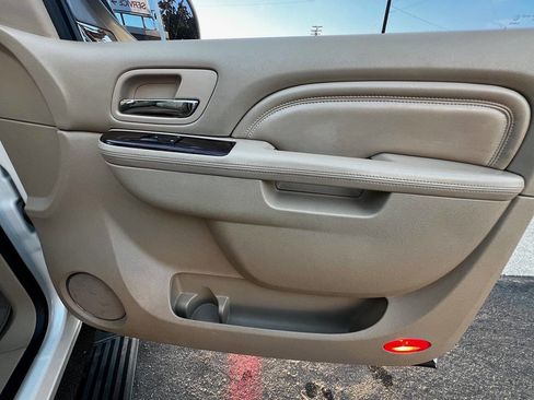 Used 2014 Cadillac Escalade Premium image 22