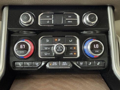 Used 2022 GMC Yukon Denali AWD/4WD image 28