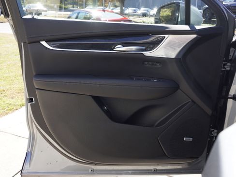 Used 2025 Cadillac XT5 Premium Luxury image 21