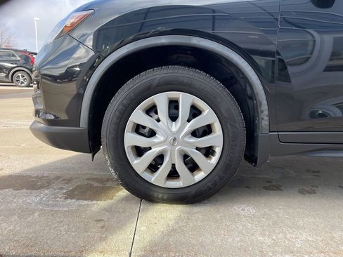 Used 2017 Nissan Rogue S w/ Appearance Package image 12