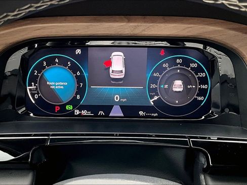 Used 2024 Volkswagen Atlas SE image 13