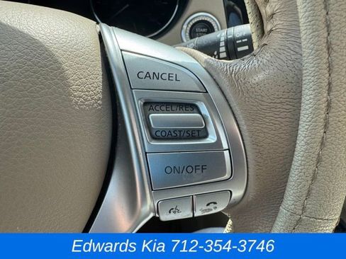 Used 2014 Nissan Rogue SL image 19