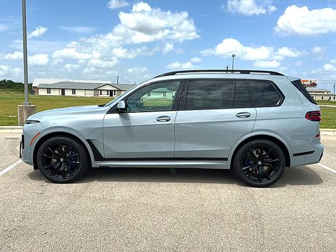 New 2027 BMW X7 xDrive40i w/ M Sport Package AWD/4WD image 5