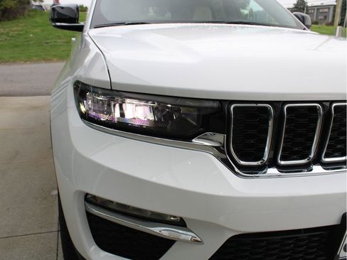 New 2025 Jeep Grand Cherokee Limited image 36