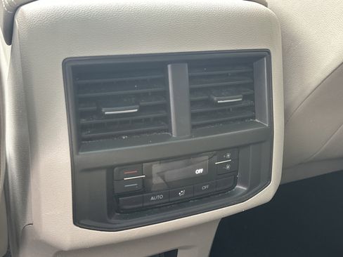 Used 2022 Volkswagen Atlas SE image 24