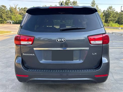 Used 2016 Kia Sedona LX w/ LX Essentials Premium Package image 6