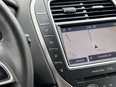 Used 2019 Lincoln Nautilus Reserve image 26