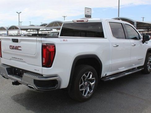 Used 2023 GMC Sierra 1500 SLT image 3