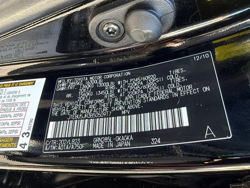 Used 2011 Toyota 4Runner Limited AWD/4WD image 29