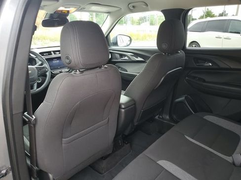 Used 2021 Chevrolet TrailBlazer LT w/ Convenience Package FWD image 9