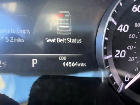Used 2023 Toyota Highlander XLE image 8