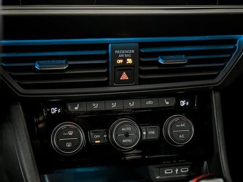 Used 2024 Volkswagen Jetta GLI 40th Anniversary Edition image 20