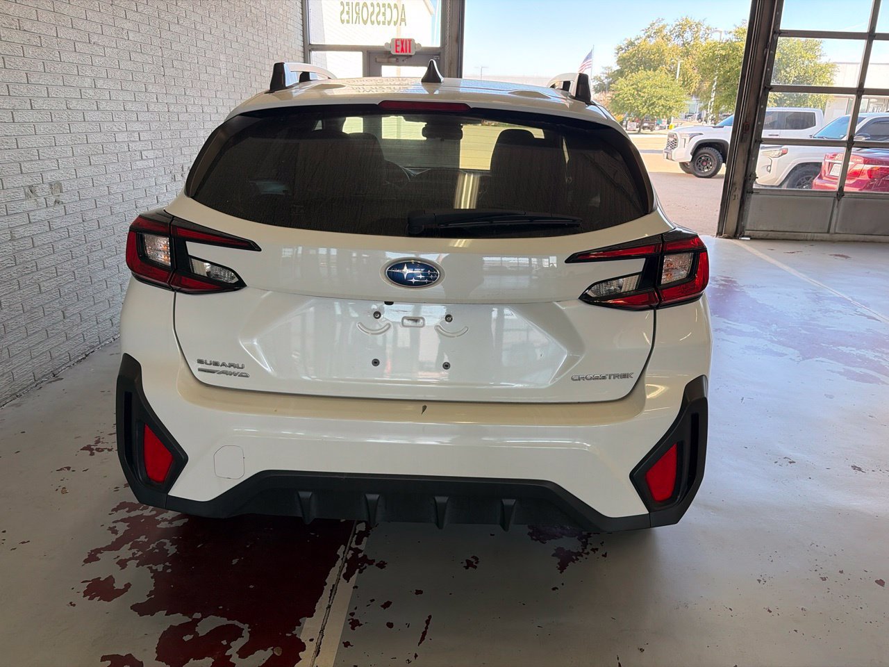 Used 2025 Subaru Crosstrek 2.5i Premium AWD/4WD image 4