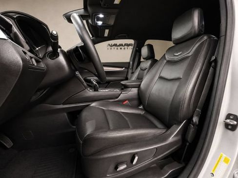 Used 2025 Cadillac XT5 Luxury FWD image 12