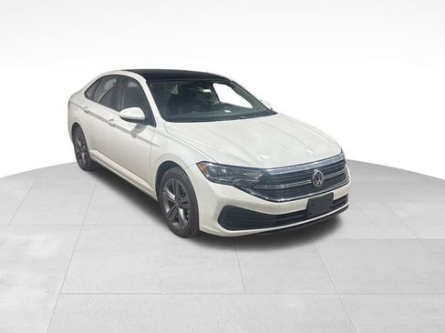 Used 2023 Volkswagen Jetta SE w/ Panoramic Sunroof Package image 1