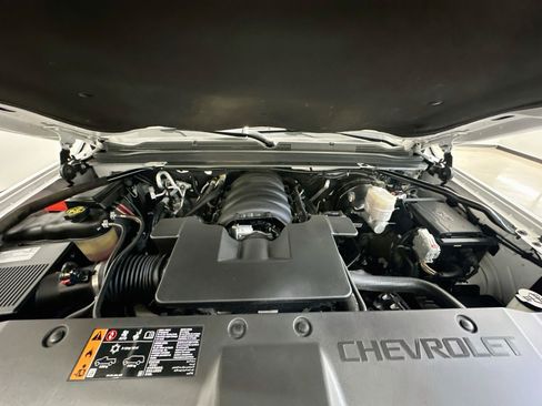 Used 2019 Chevrolet Suburban Premier AWD/4WD image 37