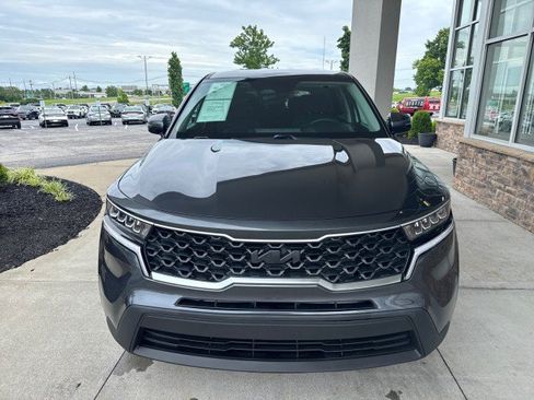 Used 2023 Kia Sorento LX AWD/4WD image 3