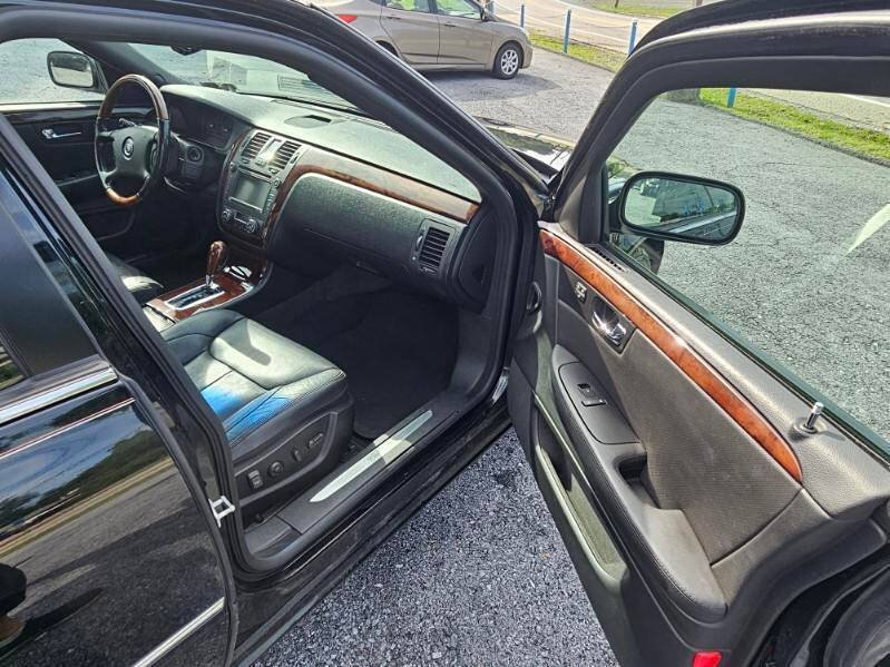 Used 2006 Cadillac DTS Performance FWD image 14