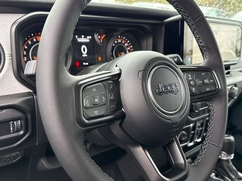 New 2026 Jeep Gladiator Sport image 17