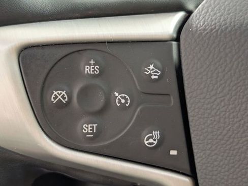 Used 2023 GMC Terrain SLT w/ Infotainment Package II FWD image 17