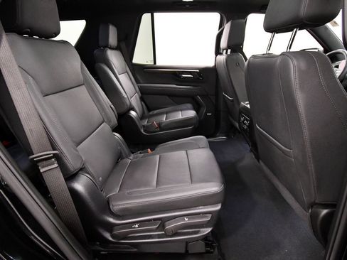 Used 2025 Chevrolet Tahoe Z71 w/ Comfort Package AWD/4WD image 18