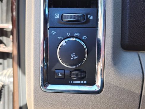 Used 2015 RAM 3500 Laramie image 29