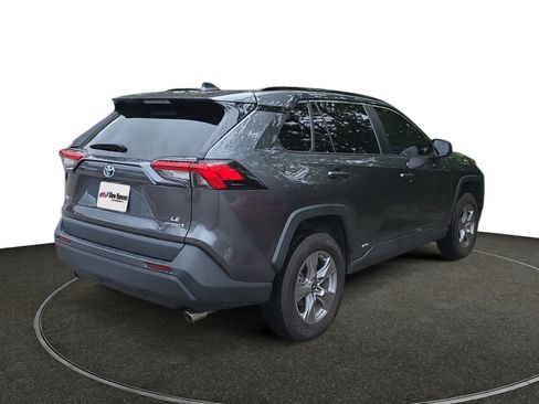 Used 2023 Toyota RAV4 LE AWD/4WD image 6