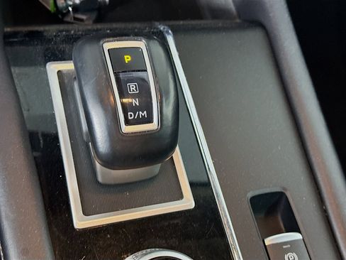 Used 2023 Mitsubishi Outlander SE image 25