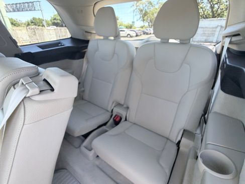 Used 2016 Volvo XC90 T6 Momentum w/ Momentum Plus Package AWD/4WD image 10