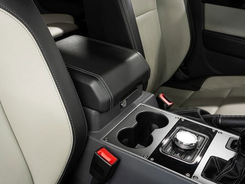 Used 2024 INEOS Grenadier Fieldmaster Edition image 32