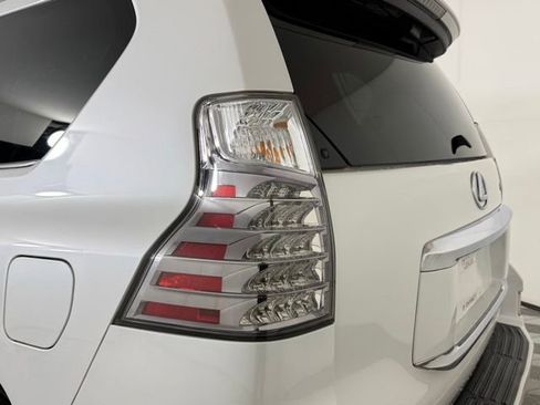 Used 2015 Lexus GX 460 AWD/4WD image 11