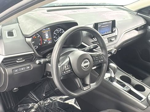 Used 2024 Nissan Altima 2.5 S image 32