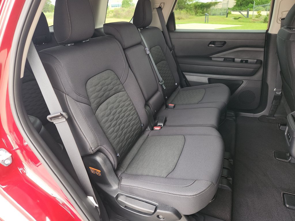 Certified 2026 Nissan Pathfinder SV FWD image 16