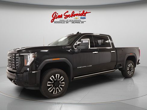 Used 2025 GMC Sierra 2500 Denali Ultimate AWD/4WD image 2