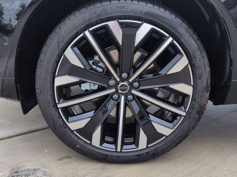 New 2026 Volvo XC60 B5 Ultra w/ Protection Package Premier image 12