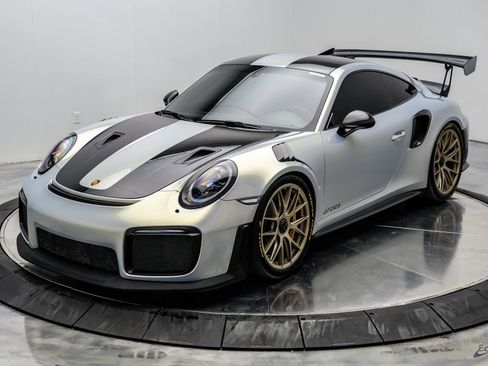 Used 2018 Porsche 911 GT2 RS w/ Weissach Package RWD image 7
