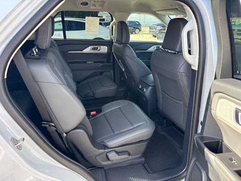 Used 2026 Ford Explorer Active w/ Active Comfort Package AWD/4WD image 11