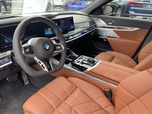 Certified 2025 BMW 760i xDrive w/ Executive Package AWD/4WD image 11