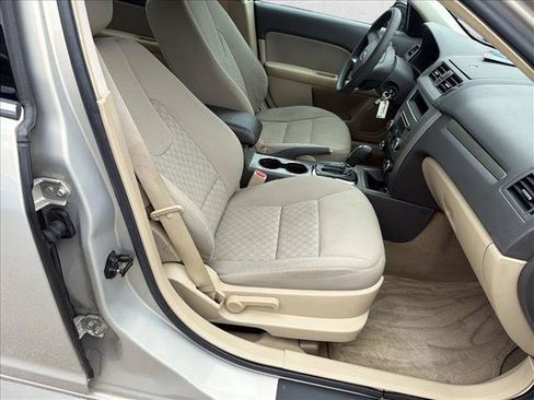 Used 2010 Ford Fusion SE FWD image 21