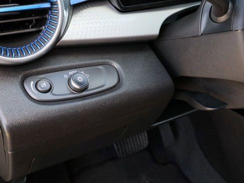 Certified 2025 Chevrolet Trax LT image 7