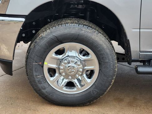 New 2026 RAM 2500 Tradesman w/ Chrome Appearance Group AWD/4WD image 7
