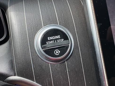 Used 2025 Mercedes-Benz GLC 300 4MATIC image 20