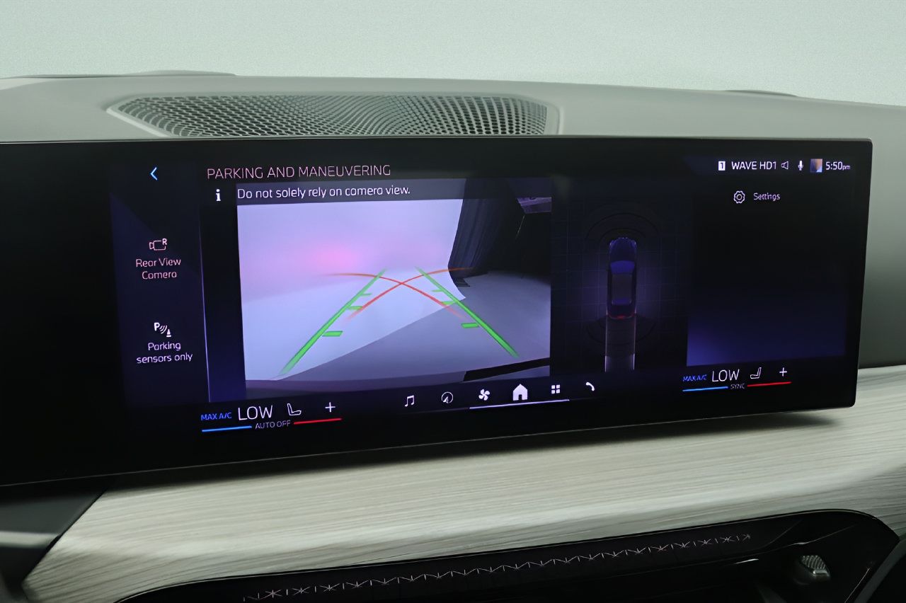 Used 2026 BMW 430i Convertible RWD image 13