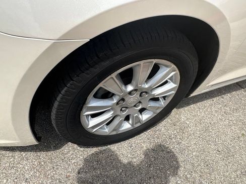 Used 2013 Buick LaCrosse Leather w/ Entertainment Package FWD image 9