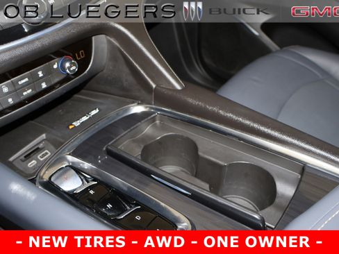 Certified 2022 Buick Enclave Essence w/ Experience Buick Package image 23