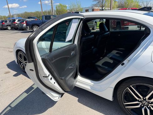 Used 2016 Honda Accord Sport image 11